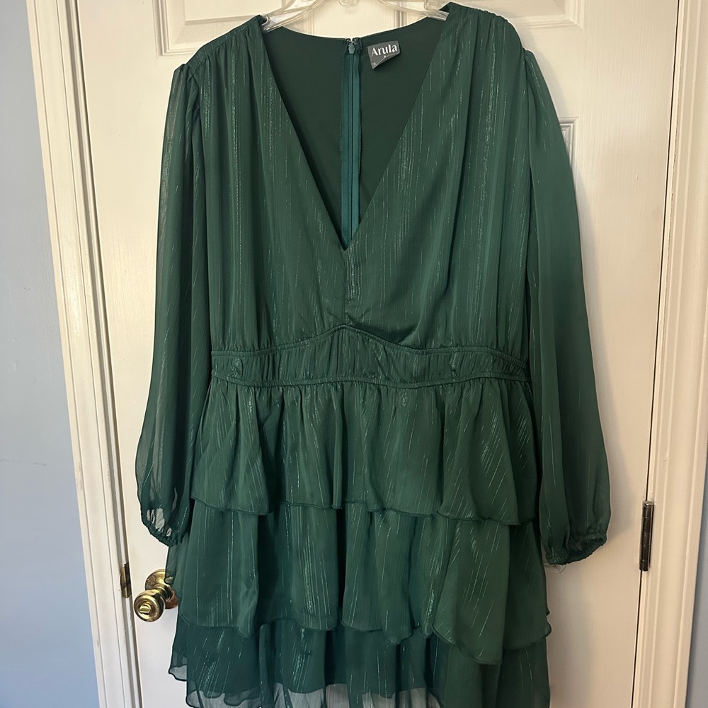 ARULA Emerald Green Sparkly V-Neck Dress